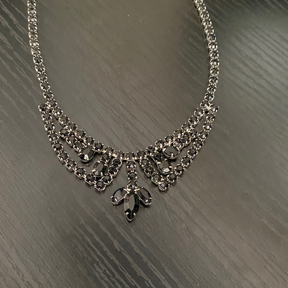 Albert Weiss Elegant Black Crystal Necklace - Picture 4 of 6
